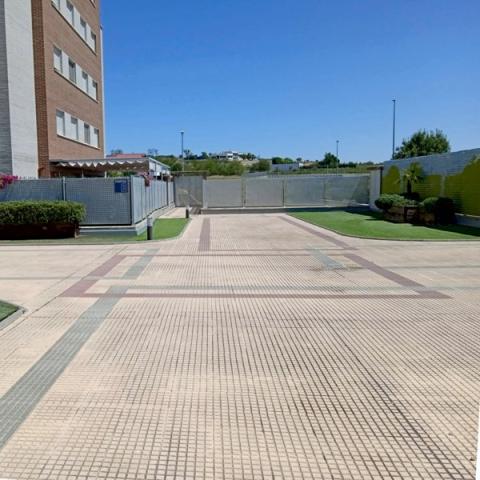 Comunidad de vecinos - Aceras de zona de recreo